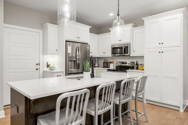 12565 S Meadow View Street, Olathe, KS 66061