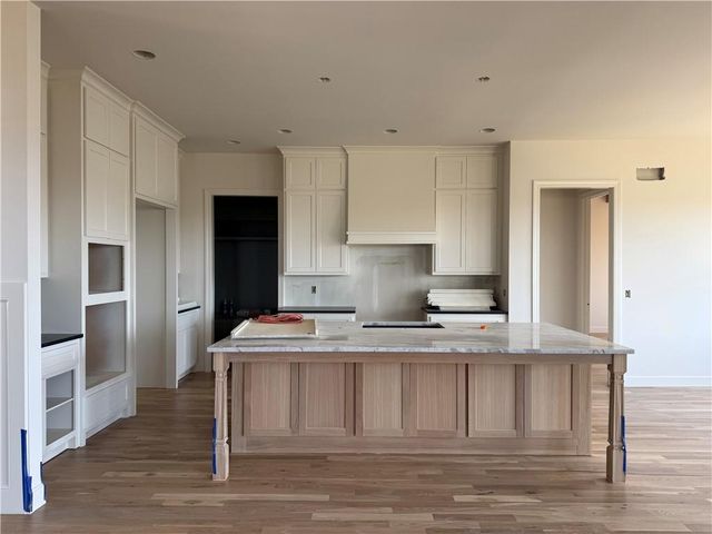 21710 W 80th Terrace, Shawnee, KS 66220