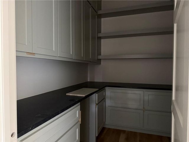 21710 W 80th Terrace, Shawnee, KS 66220