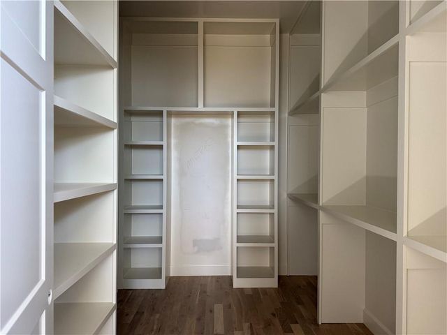 21710 W 80th Terrace, Shawnee, KS 66220