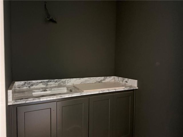 21710 W 80th Terrace, Shawnee, KS 66220