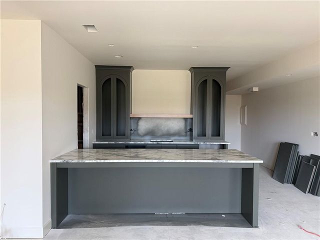 21710 W 80th Terrace, Shawnee, KS 66220