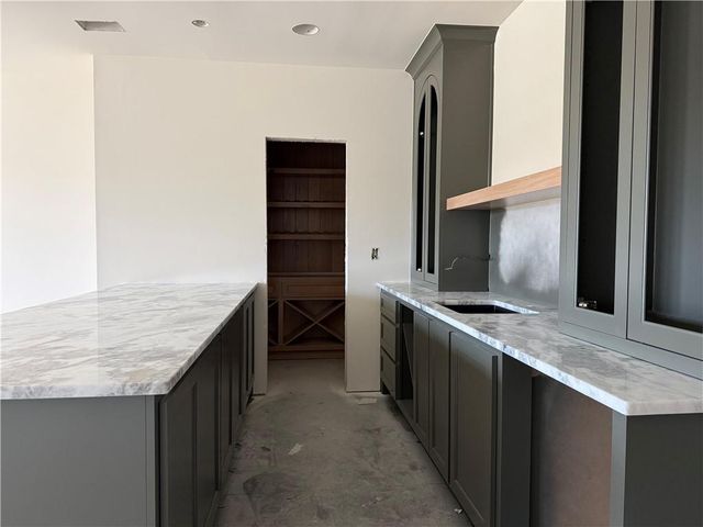 21710 W 80th Terrace, Shawnee, KS 66220