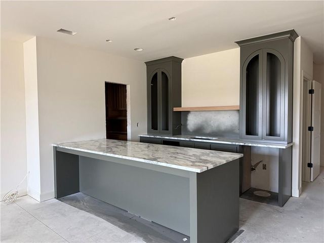 21710 W 80th Terrace, Shawnee, KS 66220