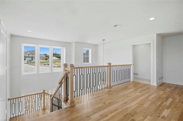 21710 W 80th Terrace, Shawnee, KS 66220