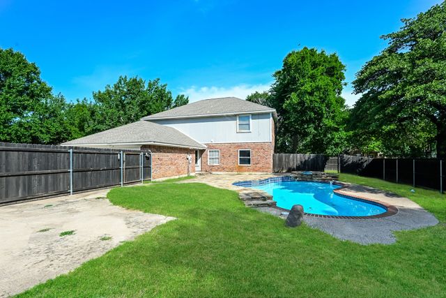 2057 Spinnaker Lane, Azle, TX 76020
