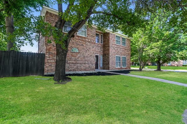 2057 Spinnaker Lane, Azle, TX 76020