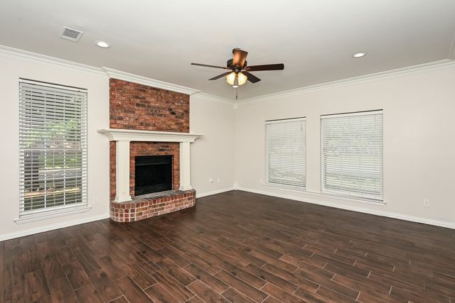 2057 Spinnaker Lane, Azle, TX 76020
