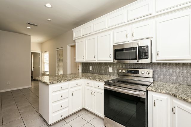 2057 Spinnaker Lane, Azle, TX 76020