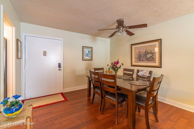 165 Thierman Ln 213, Louisville, KY 40207