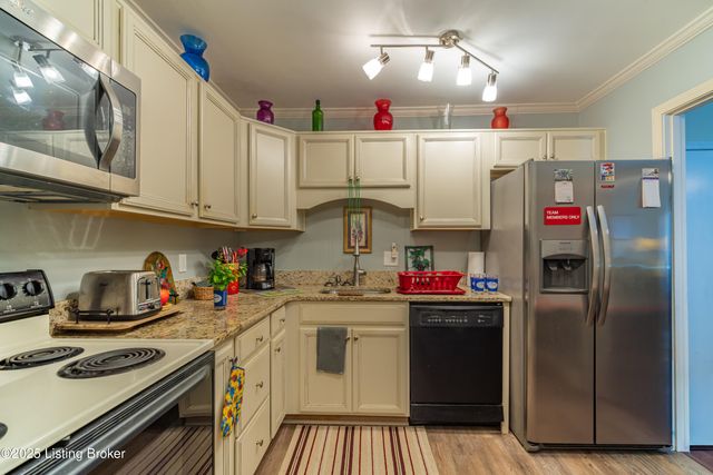 165 Thierman Ln 213, Louisville, KY 40207