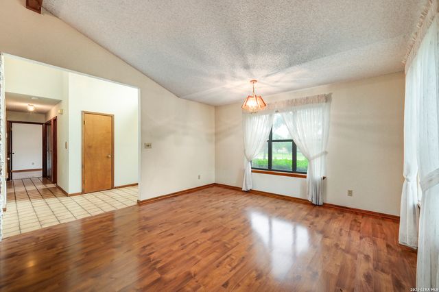 365 BUFFALO SPRINGS RD, New Braunfels, TX 78132