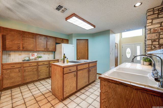365 BUFFALO SPRINGS RD, New Braunfels, TX 78132