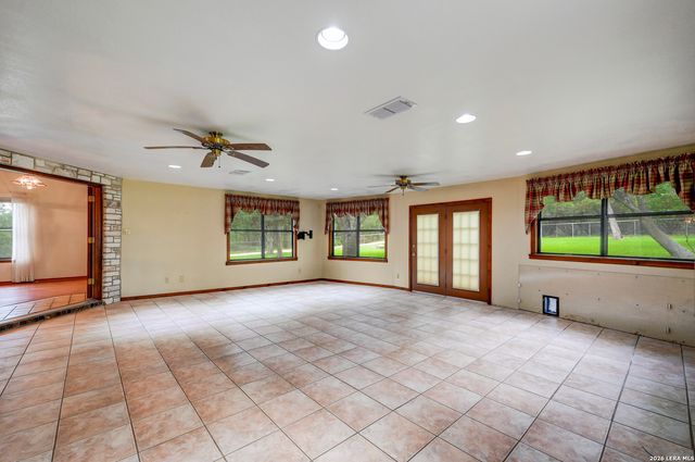 365 BUFFALO SPRINGS RD, New Braunfels, TX 78132
