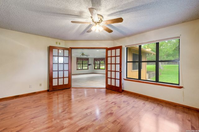 365 BUFFALO SPRINGS RD, New Braunfels, TX 78132