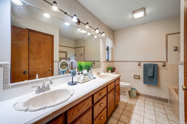 365 BUFFALO SPRINGS RD, New Braunfels, TX 78132