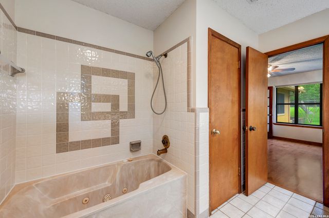 365 BUFFALO SPRINGS RD, New Braunfels, TX 78132