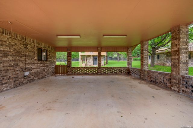365 BUFFALO SPRINGS RD, New Braunfels, TX 78132