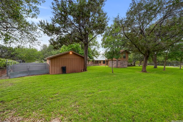 365 BUFFALO SPRINGS RD, New Braunfels, TX 78132