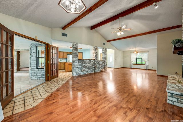 365 BUFFALO SPRINGS RD, New Braunfels, TX 78132