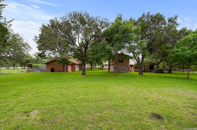 365 BUFFALO SPRINGS RD, New Braunfels, TX 78132