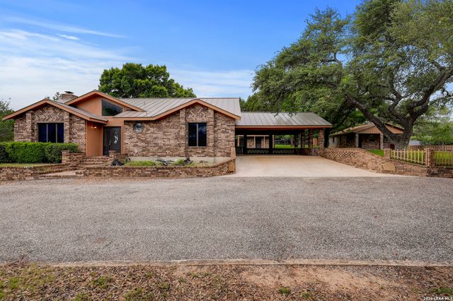 365 BUFFALO SPRINGS RD, New Braunfels, TX 78132