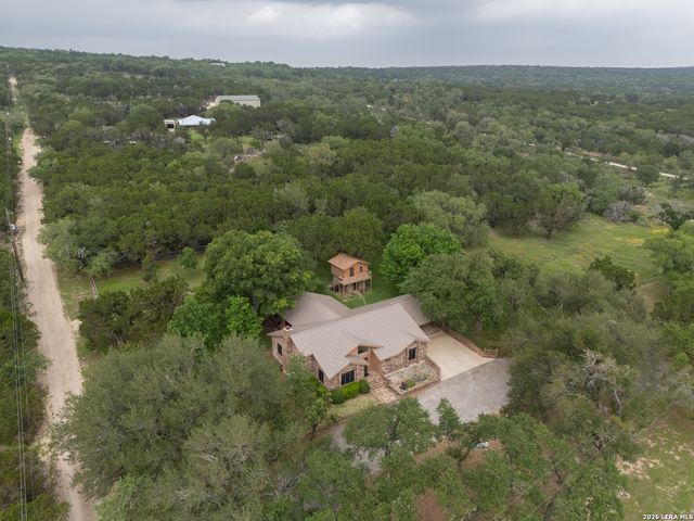 365 BUFFALO SPRINGS RD, New Braunfels, TX 78132