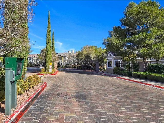 985 Prestwick Street, Las Vegas, NV 89145