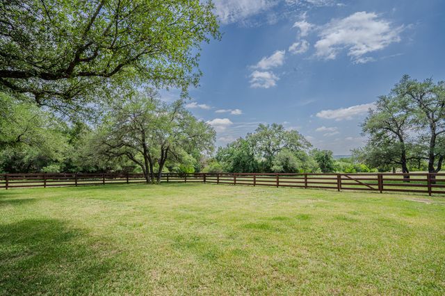 23923 Tres Coronas DR, Spicewood, TX 78669