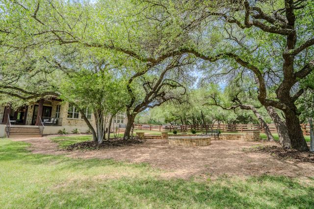 23923 Tres Coronas DR, Spicewood, TX 78669