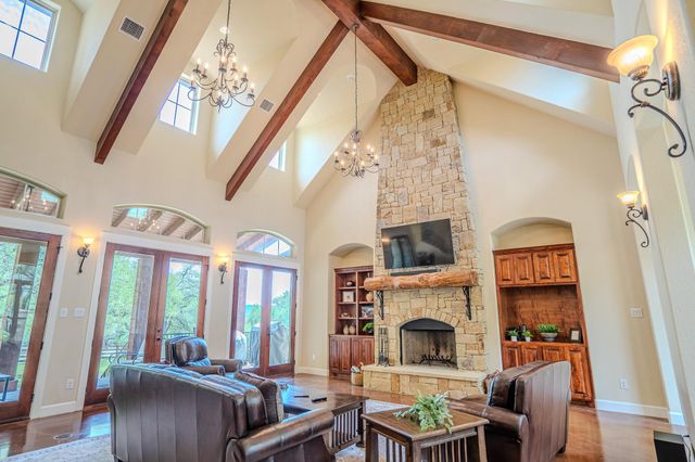 23923 Tres Coronas DR, Spicewood, TX 78669