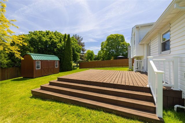 1739 Birchwood Drive, Farmington, NY 14425
