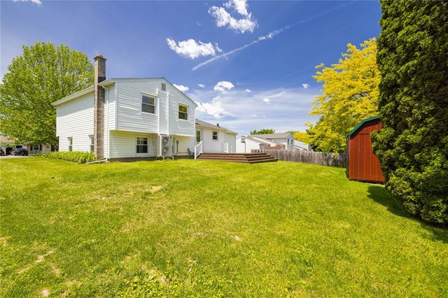 1739 Birchwood Drive, Farmington, NY 14425