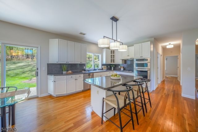 34 Arnold Dr, Randolph Twp., NJ 07869