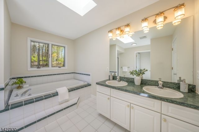 34 Arnold Dr, Randolph Twp., NJ 07869