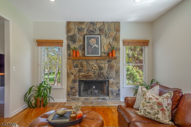 34 Arnold Dr, Randolph Twp., NJ 07869