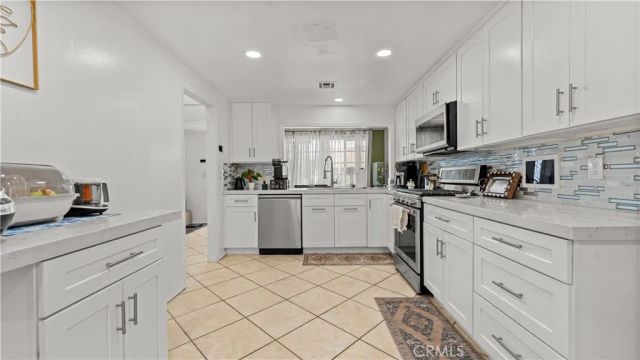 28140 Tambora Drive, Canyon Country, CA 91351