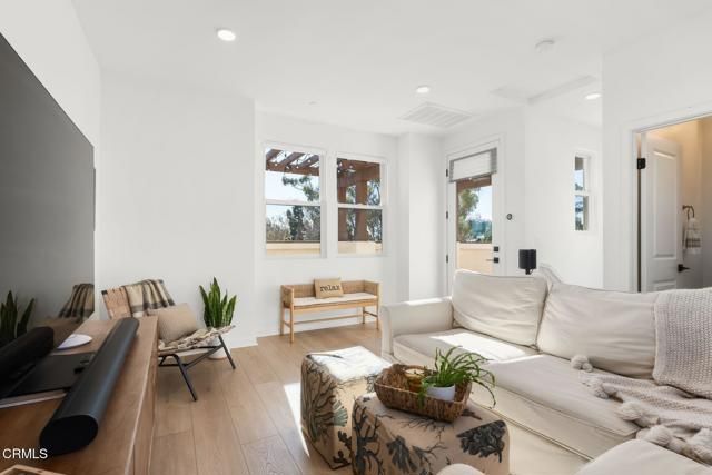 1578 E Thompson Boulevard, Ventura, CA 93001