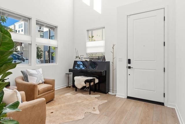 1578 E Thompson Boulevard, Ventura, CA 93001