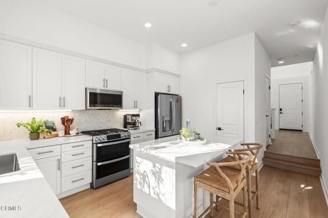 1578 E Thompson Boulevard, Ventura, CA 93001