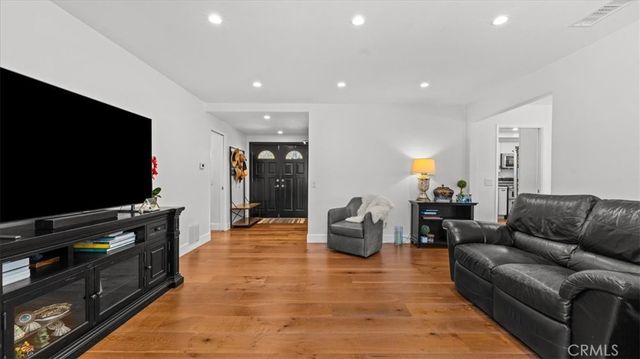 452 Chaparral Drive, Claremont, CA 91711