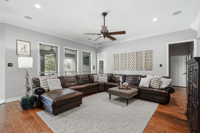 902 Riviera Drive, Mansfield, TX 76063