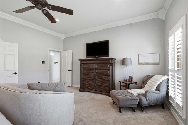 902 Riviera Drive, Mansfield, TX 76063