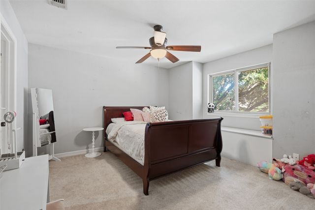 902 Riviera Drive, Mansfield, TX 76063