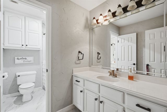 902 Riviera Drive, Mansfield, TX 76063