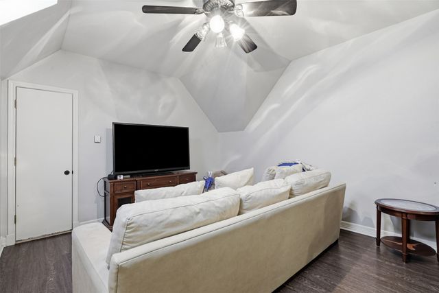 902 Riviera Drive, Mansfield, TX 76063