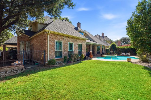 902 Riviera Drive, Mansfield, TX 76063