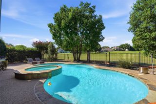 902 Riviera Drive, Mansfield, TX 76063