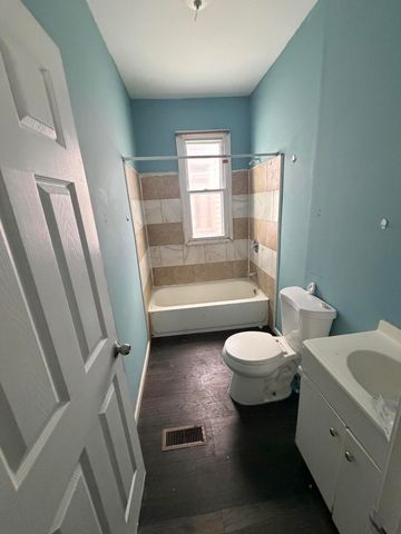 17206 Fenelon Street, Hamtramck, MI 48212