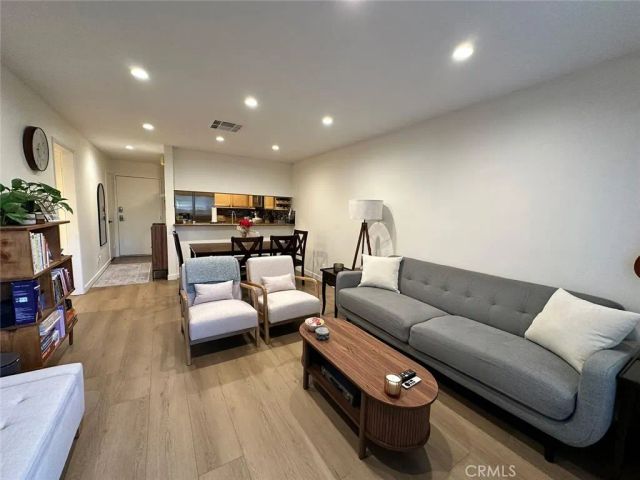 10149 Commerce Avenue, Tujunga, CA 91042